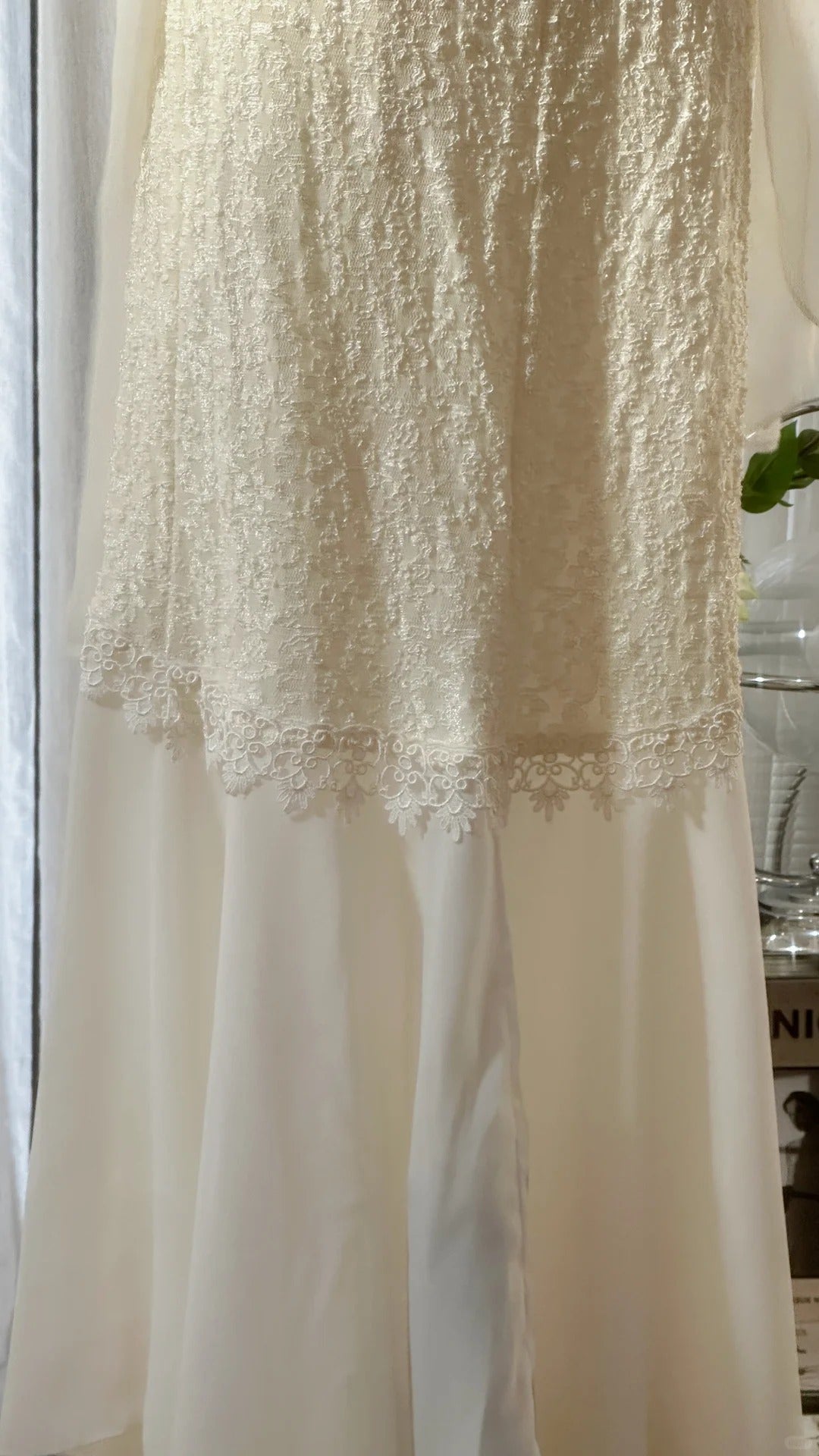 Schlichtes Meerjungfrau-Abendkleid mit V-Ausschnitt, weißem Chiffon und Spitze, formales Ballkleid, lange Abendkleider MP1025