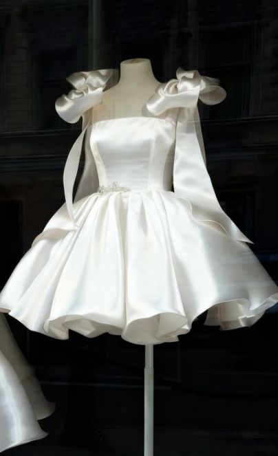 Hübsches Ballkleid Spaghettiträger Rosa Satin Kurz Mini Formelles 8. Klasse Homecoming Kleid Party Outfits MP535