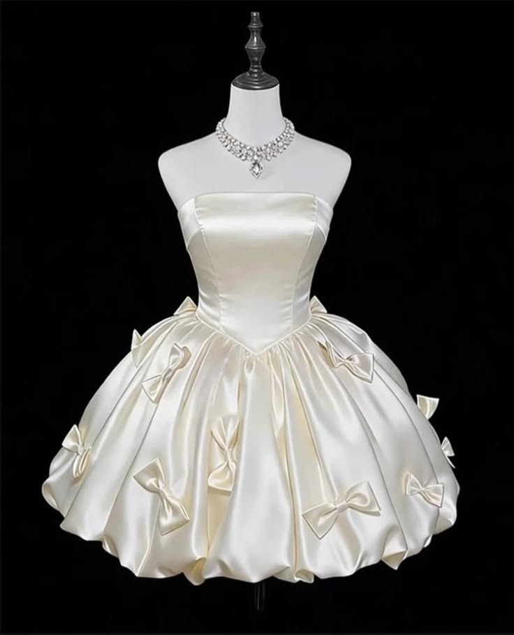 Robe de bal bustier en satin ivoire, courte, mini, inspiration robes de bal de promo, idée de tenue pour le bal de promo MP1343