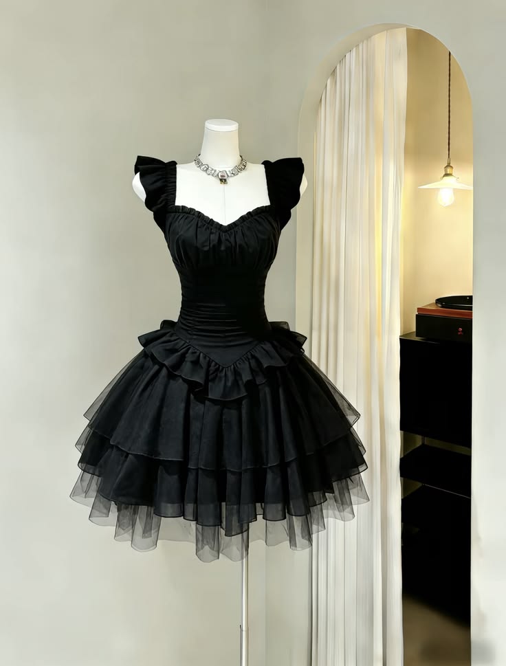 Unique Ball Gown Sweetheart Little Black Graduation Dresses 12th Grade Short Homecoming Dress Grad Inspo MP1417