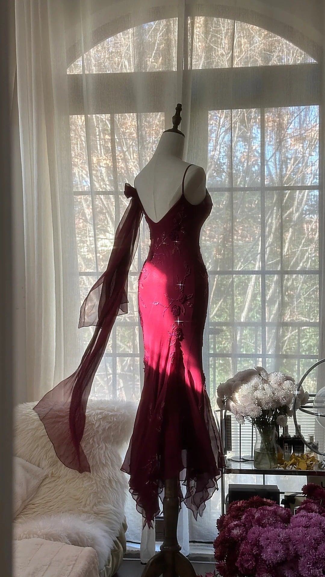 Robe de soirée modeste bordeaux en mousseline de soie à bretelles fines avec écharpe, longue et sans manches, pour bal de promo MP1098