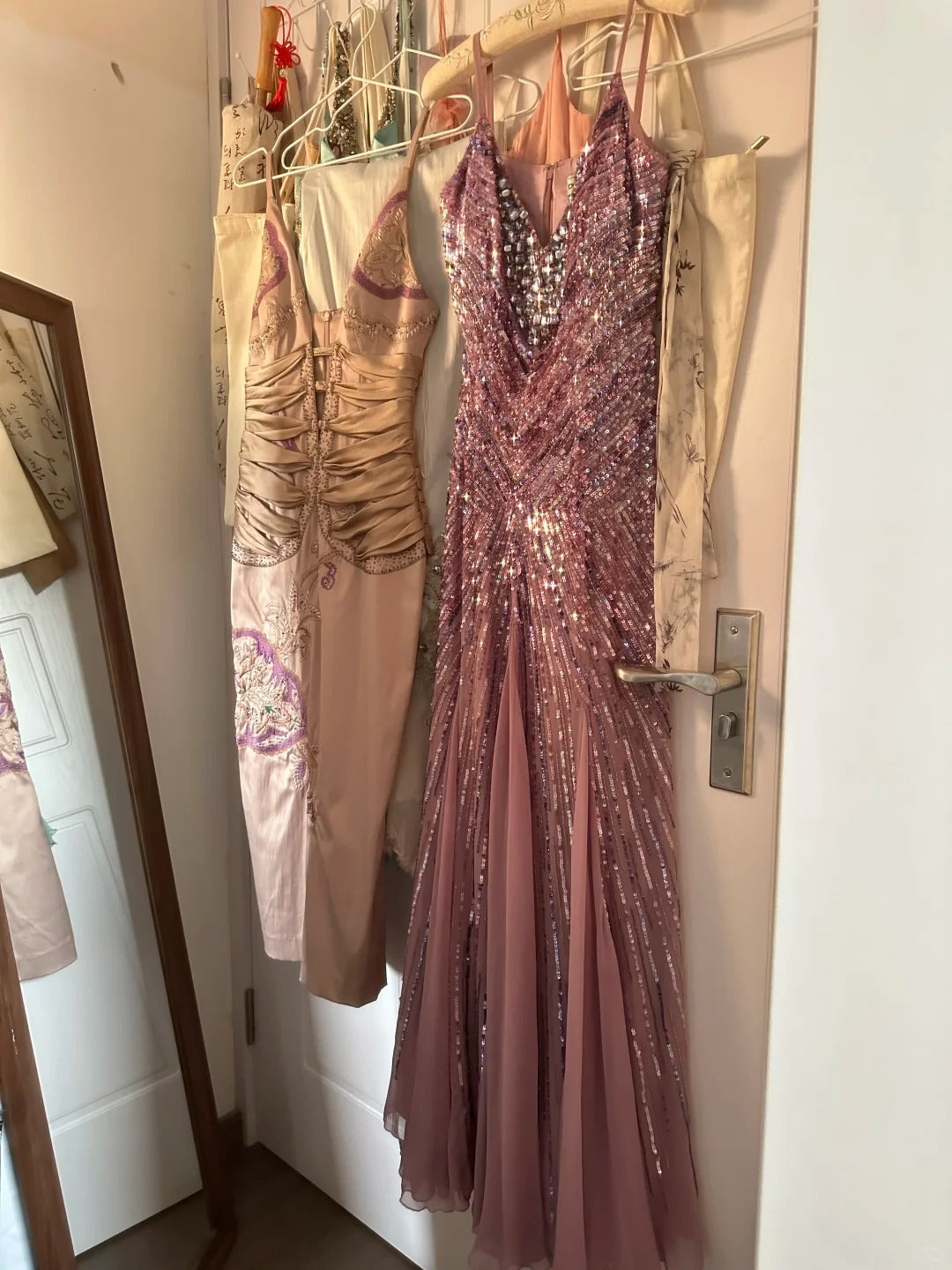 Wunderschönes Meerjungfrauen-Spaghettiträger-Kleid aus lilafarbenem Chiffon mit Perlenverzierung, lange Abendmode, Ballkleider MP1118
