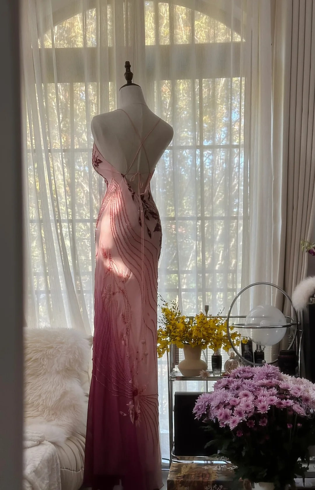Stylische Meerjungfrauen-Spaghetti-Träger-Kleid im Ombre-Look in Rosa aus Chiffon, ärmellose formelle Outfits, lange Abschlussballkleider M5P1107