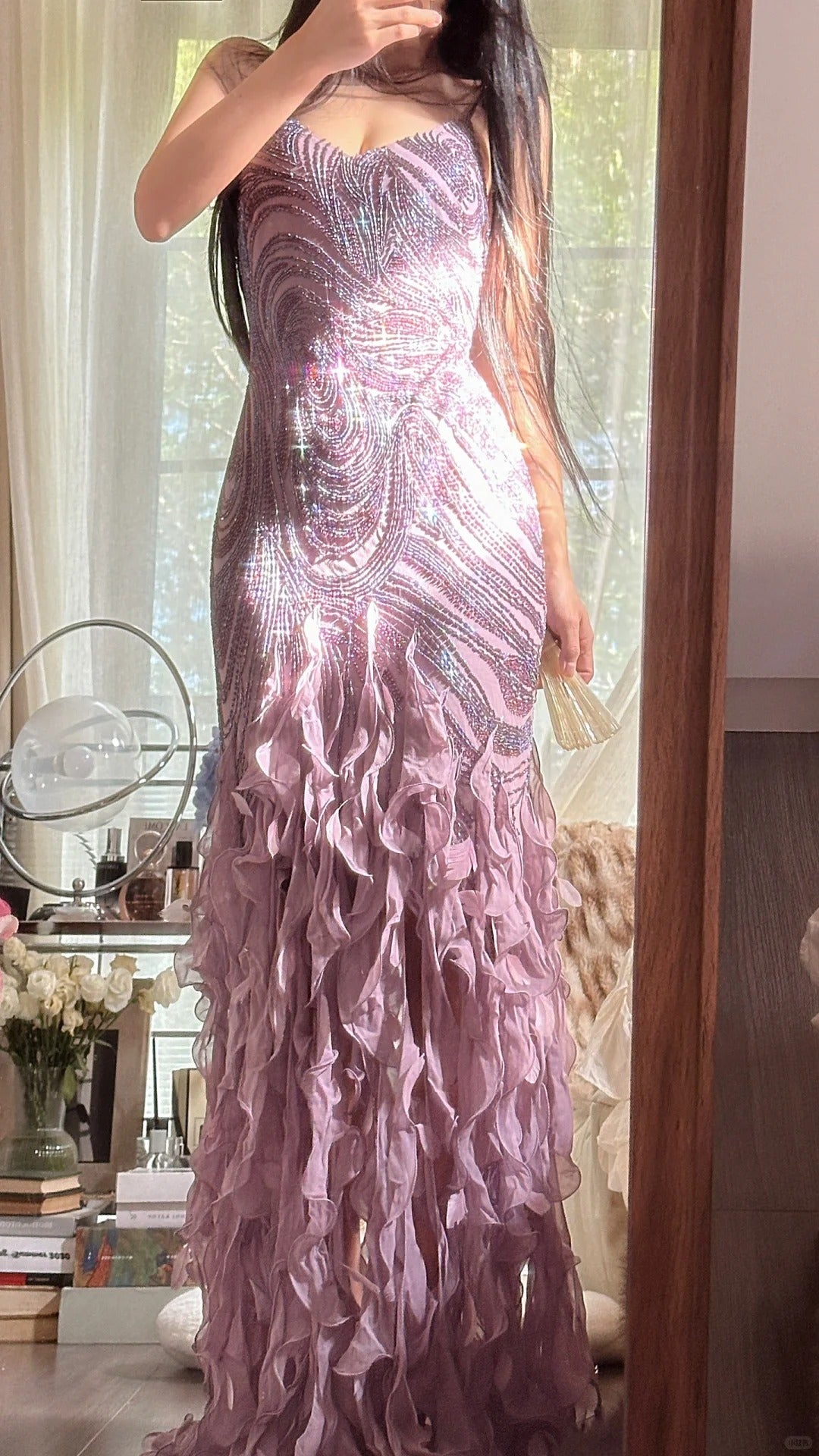 Hübsches Meerjungfrauen-Spaghetti-Träger-Kleid aus lilafarbenem Chiffon mit Perlen und Rüschen, langes ärmelloses Abendkleid, Ballkleider MP1124