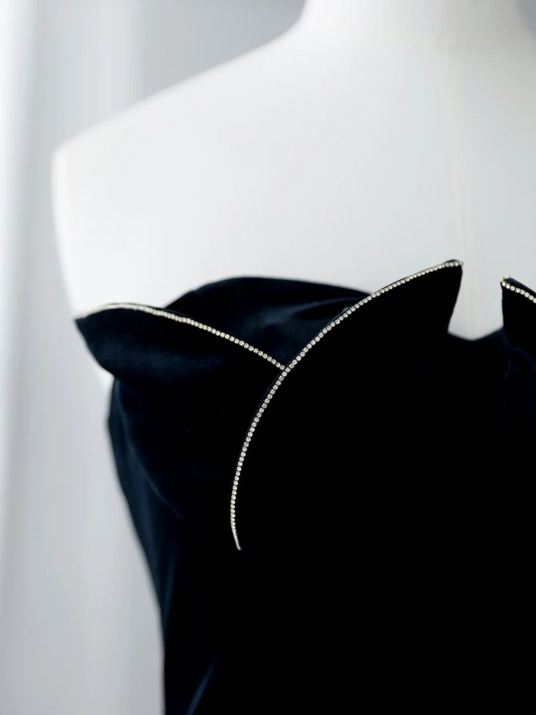 Glitzernde Abschlussballkleider Inspiration A-Linie Trägerloses Geblümtes Ballkleid MP236
