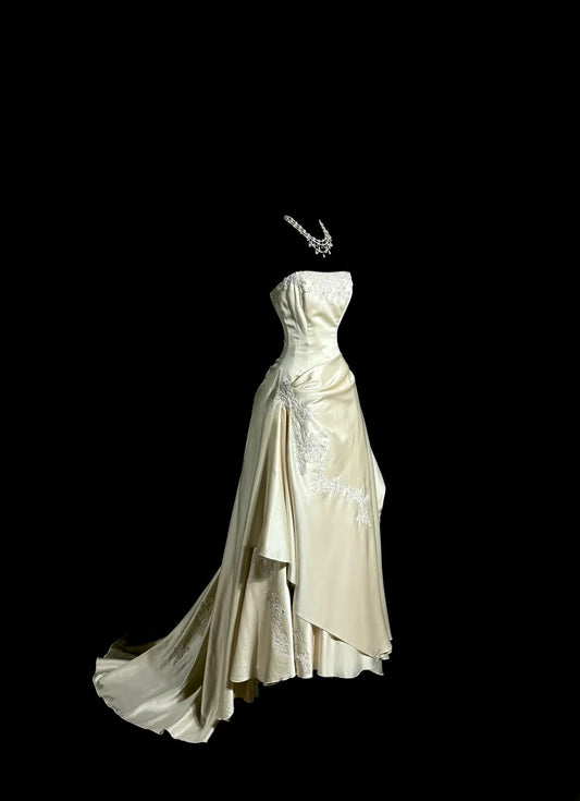 Vintage Ball Gown Strapless Ivory With Applique Court Train Princess Bridal Gowns Wedding Dresses MP392