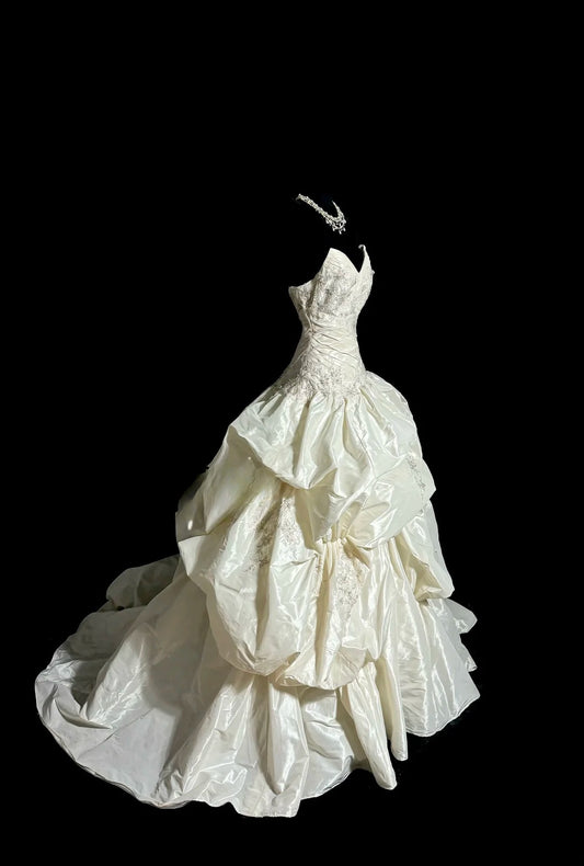 Vintage Ball Gown 70s Sweetheart Taffeta Ivory With Beading Court Train Princess Bridal Gowns Wedding Dresses MP487