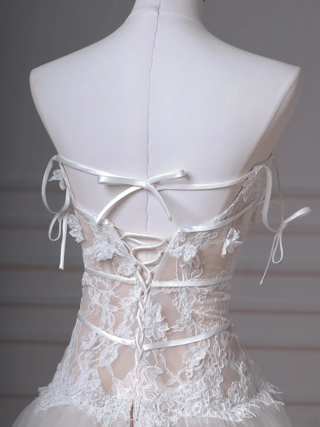 Simple A line Spaghetti Strap White Lace With Bow-knot Bodice Princess Wedding Dresses MP007