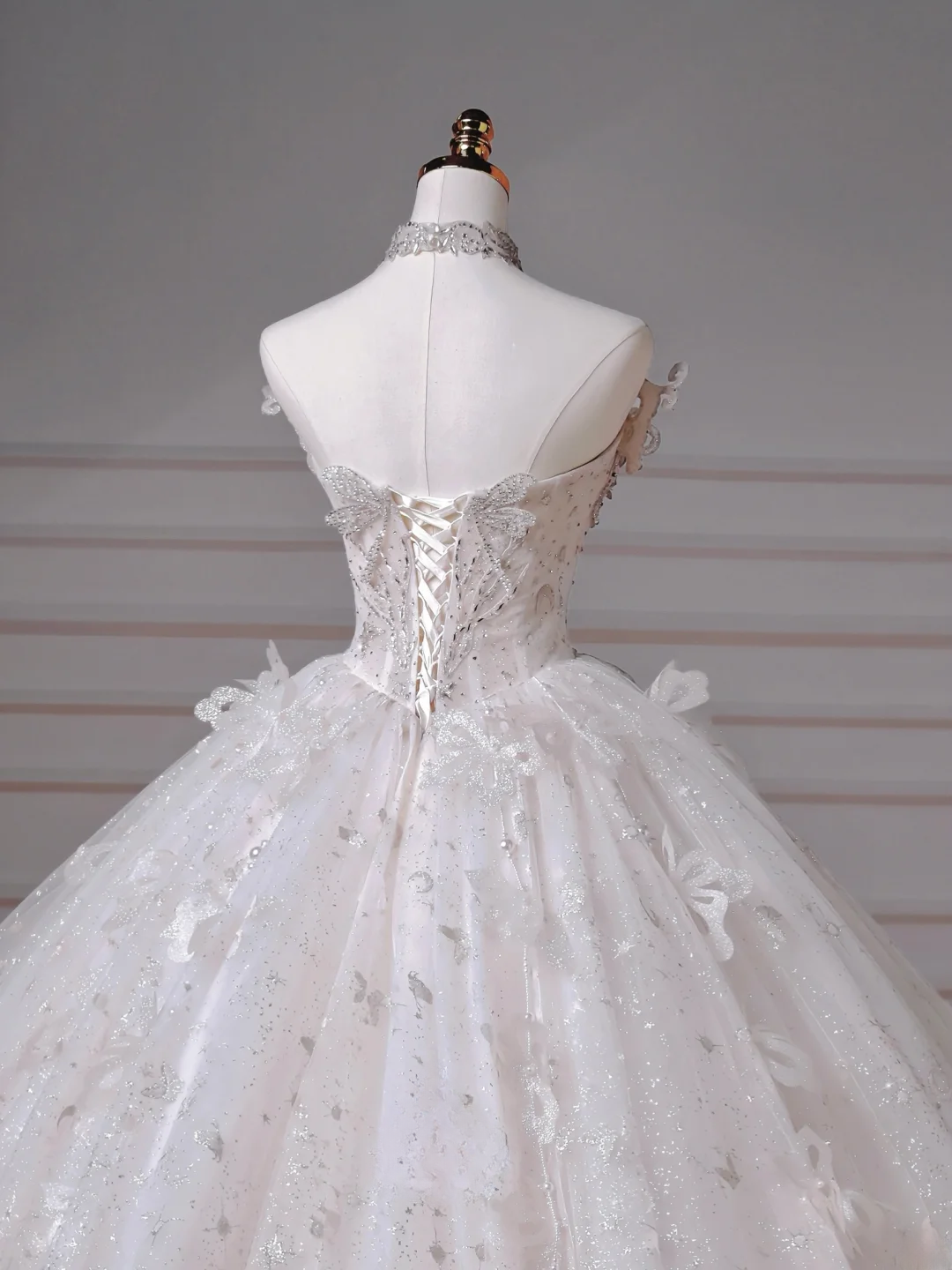Timeless Ball Gown Sweetheart Lace Sleeveless With Beaded Crystal Bodice Bridal Gowns Princess Wedding Dresses MP011