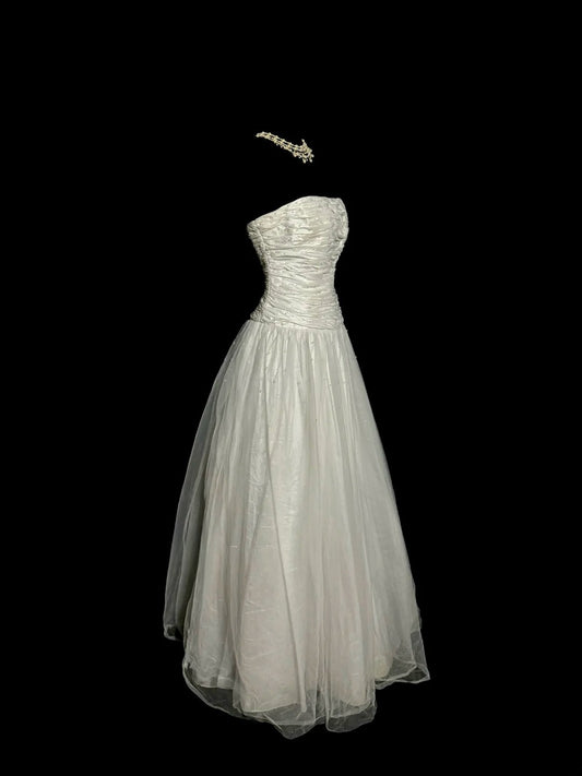 Einfaches A-Linien Trägerloses Ärmelloses Silbernes Tüll Langes Abschlussballkleid Damen Partykleider MP530