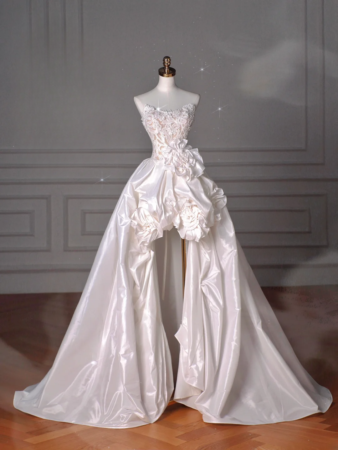 Elegant High Low Strapless White Satin Floral With Pleated Bodice Princess Bridal Gown Wedding Dresses MP028