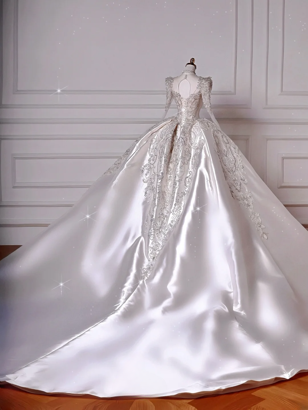 Princess Ball Gown Square Neck Satin With Long Sleeves Beaded Bodice Appliques Princess Bridal Gowns Wedding Dresses MP039