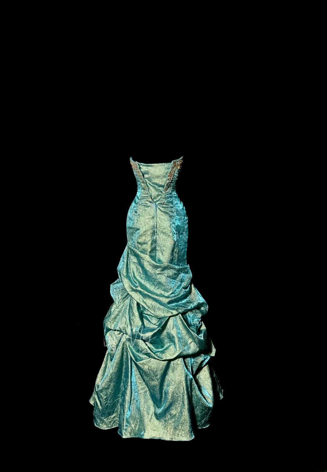 Atemberaubendes Meerjungfrauenkleid Trägerlos Ärmellos mit Rüschen Goldperlenbesatz Lange Ballkleider Abendkleider MP595