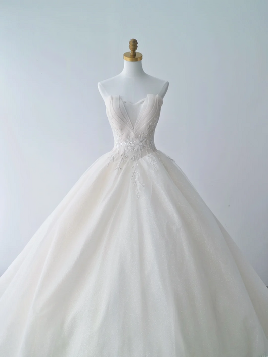 Classic Ball Gown Strapless White Tulle With Ruffles Lace Court Train Princess Bridal Gowns Wedding Dresses MP075