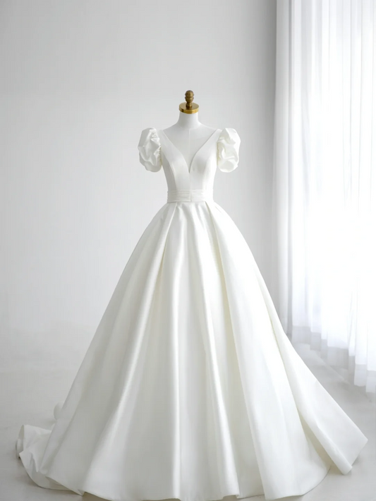 Simple Ball Gown V Neck Short Sleeves White With Ruffles Court Train Princess Bridal Gowns Wedding Dresses MP077