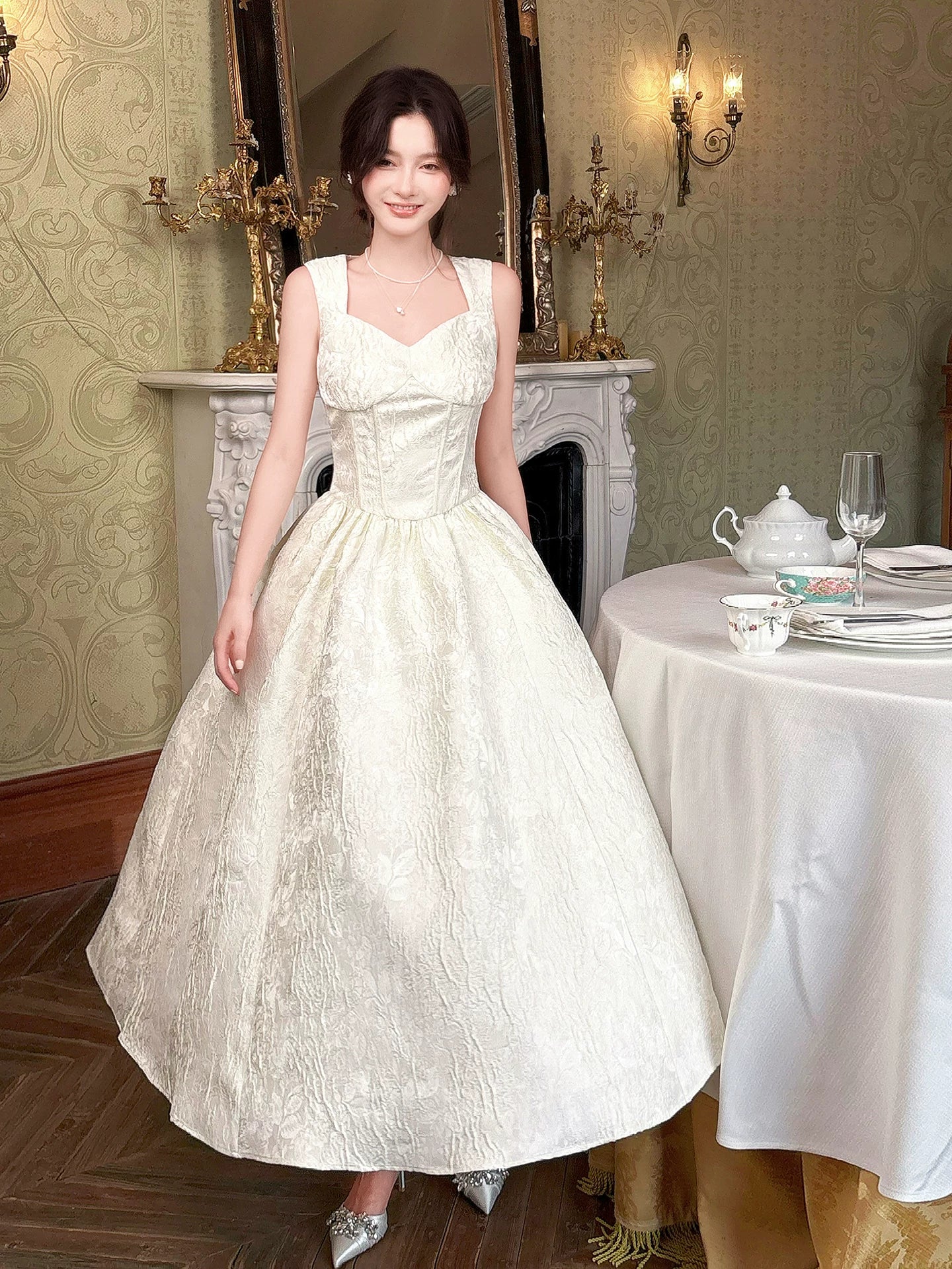 Charmante robe de soirée satinée ivoire, coupe trapèze, col en V, pour le 21e anniversaire d'une femme, tenue de soirée MP107