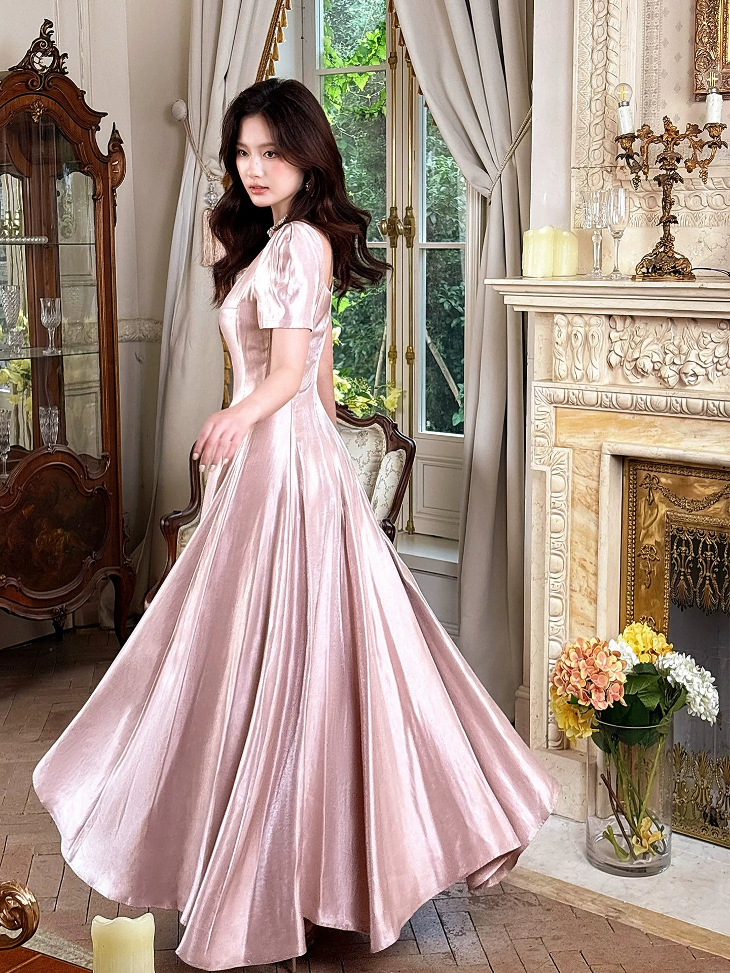 Französischer Stil Lässiges A-Linien-Kleid mit eckigem Ausschnitt und kurzen Ärmeln aus rosa Satin für Frauen zum 21. Geburtstag, für Abend- und Ausgeh-Outfits MP133