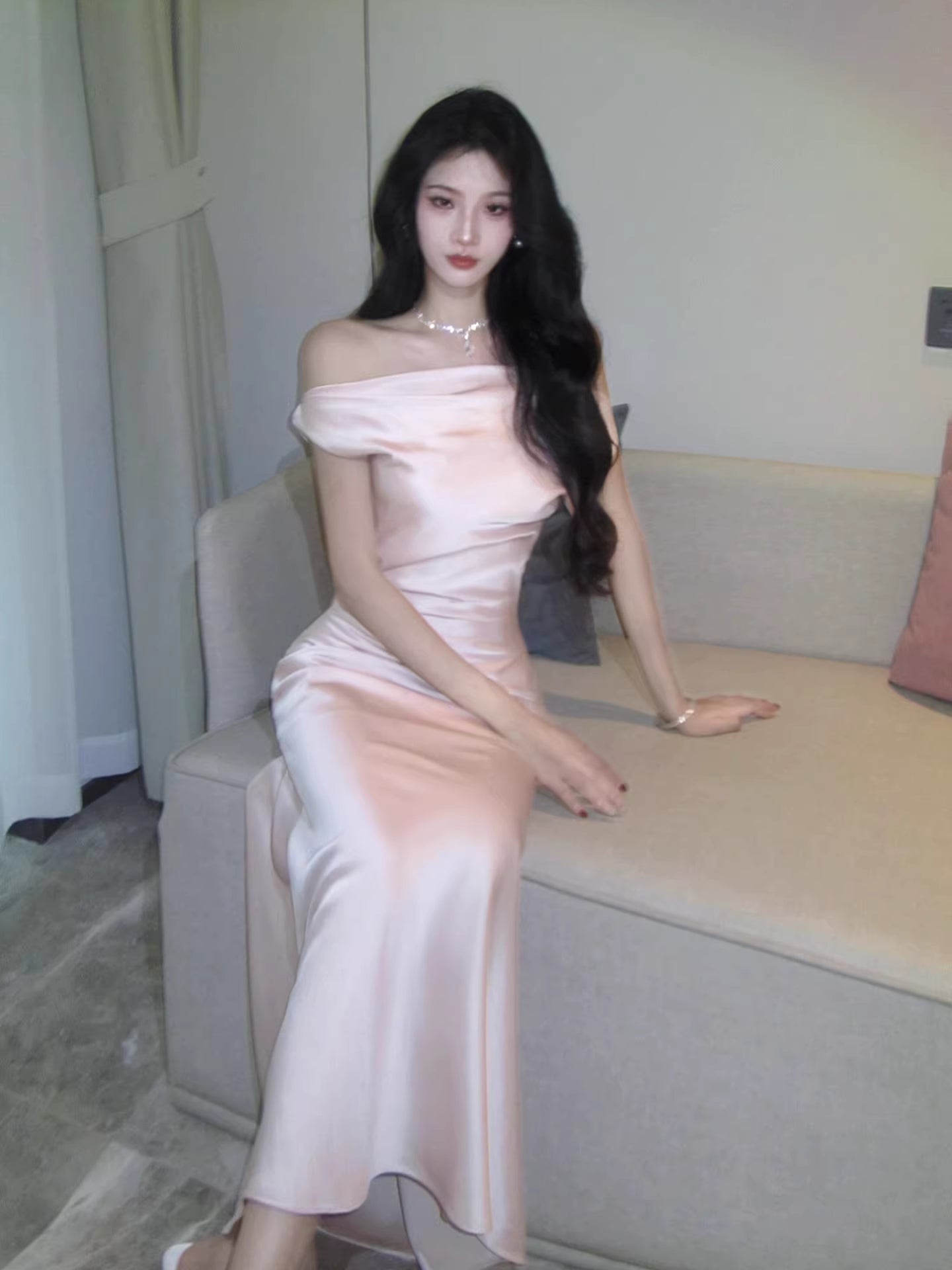 Sexy Meerjungfrau Neckholder Rosa Satin Sexy Ball für Frauen Partykleider Lange Abend-Outfits MP171