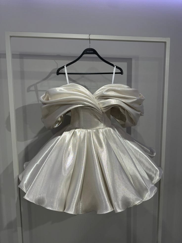 Charmante robe de bal courte épaule dénudée ivoire, tenue de bal de promo, robe de soirée MP869