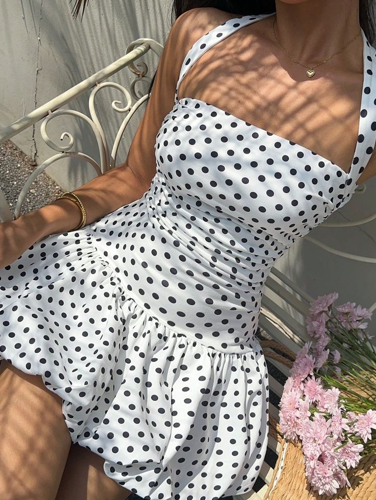 Wunderschönes Ballkleid Neckholder Weiß Schwarz Tupfen Hoco Kleid Inspo Homecoming Edle Party-Outfits MP460