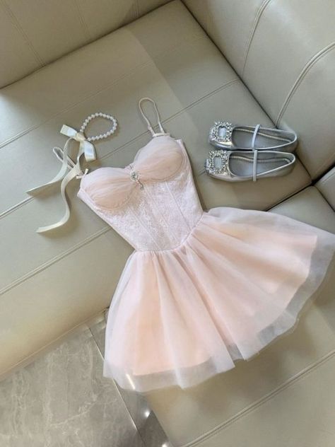 Niedliche A-Linien Spaghettiträger Tüll Pink Kurze 17. Geburtstag Outfits Homecoming Kleider MP901