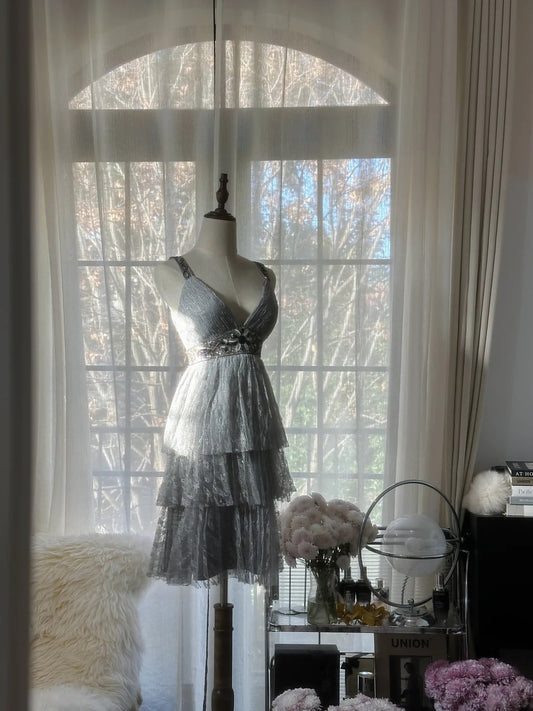 Sexy Homecoming-Kleider A-Linie V-Ausschnitt Silbergrau Pailletten Kurz Mini Cocktail Abschluss Outfits MP1116