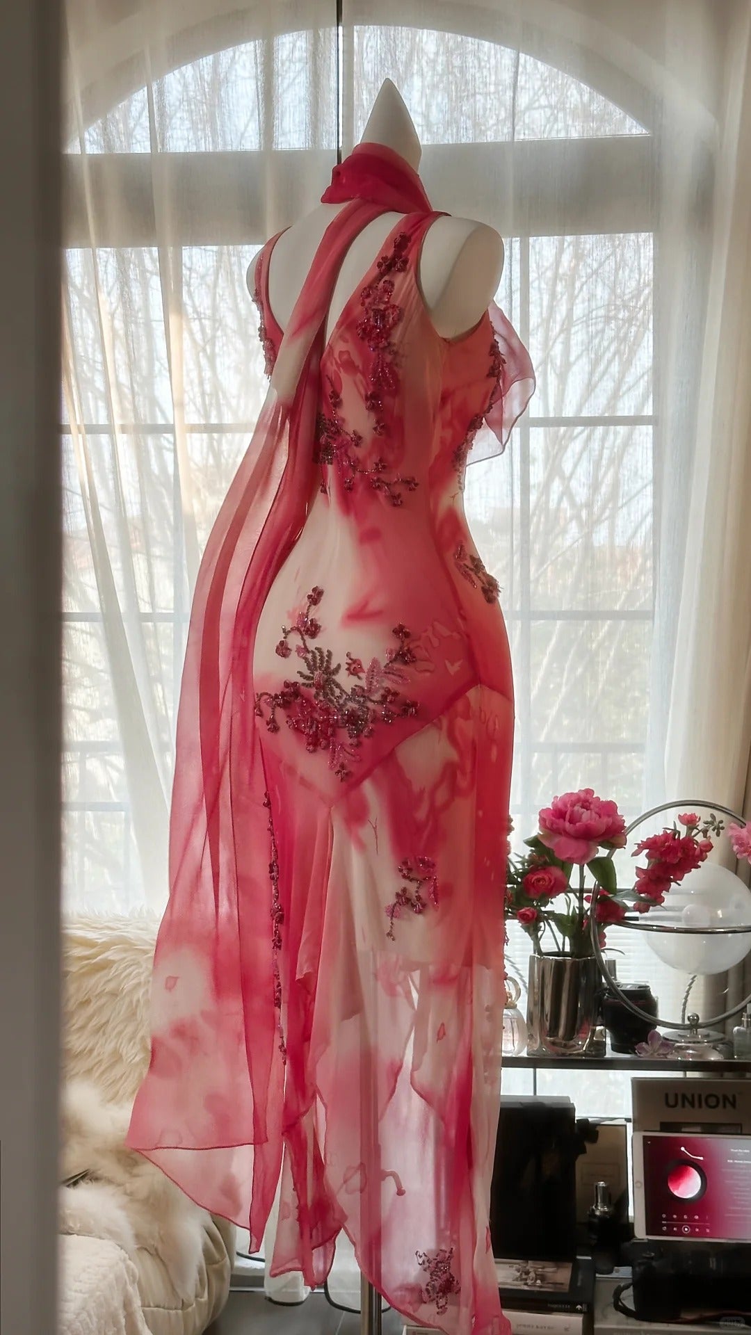 Robe de soirée asymétrique en mousseline florale rose col en V sirène féérique sans manches pour bal de promo MP986