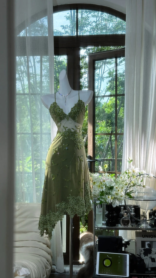 Elegantes Meerjungfrau Spaghettiträger Grünes Chiffon mit Perlen Ärmelloses Midilanges Ballkleid MP955