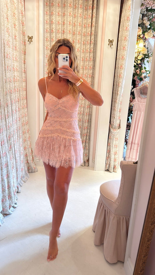 Belle robe de bal de fin d'année rose en dentelle, coupe trapèze, à fines bretelles, idées de tenues de soirée élégantes et mignonnes MP430