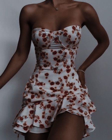 Jolies Robes Courtes de Cocktail et de Retour à la Maison Moulantes Sans Brettes En Satin Fleuri Pour Anniversaire de 17 Ans MP355