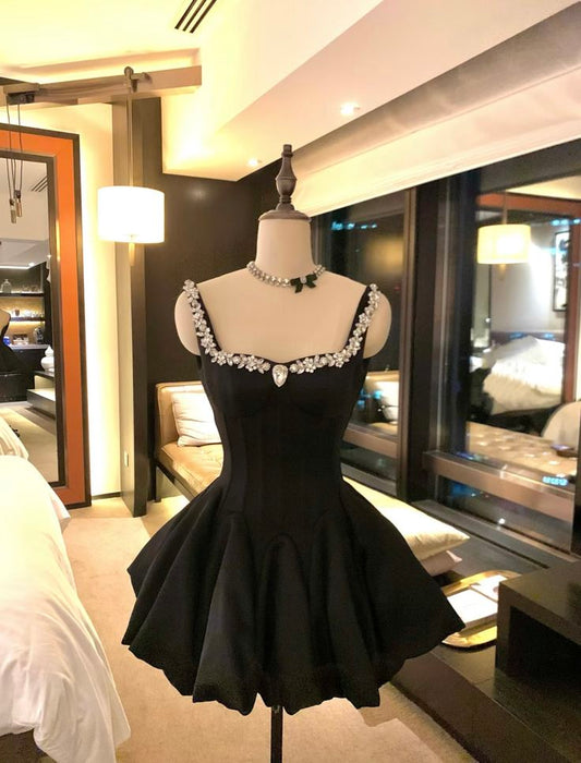 Neues Modell Ballkleid Träger Kleines Schwarzes Satin Kurzes Mini-Heimkehrkleid Inspo Hoco Kleid Idee MP1335