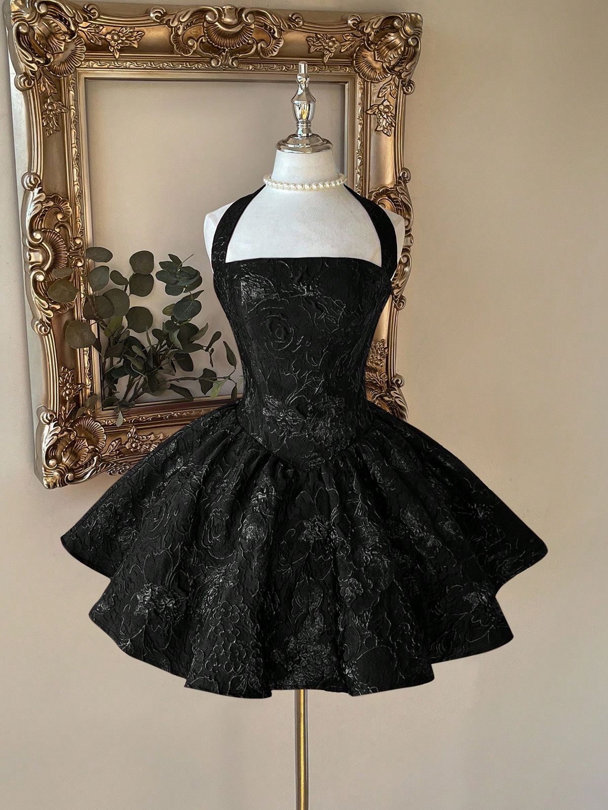Élégante Robe de Bal Cocktail Licou Noire Formelle Tenues 17ème Anniversaire Robes de Bal en Dentelle MP661
