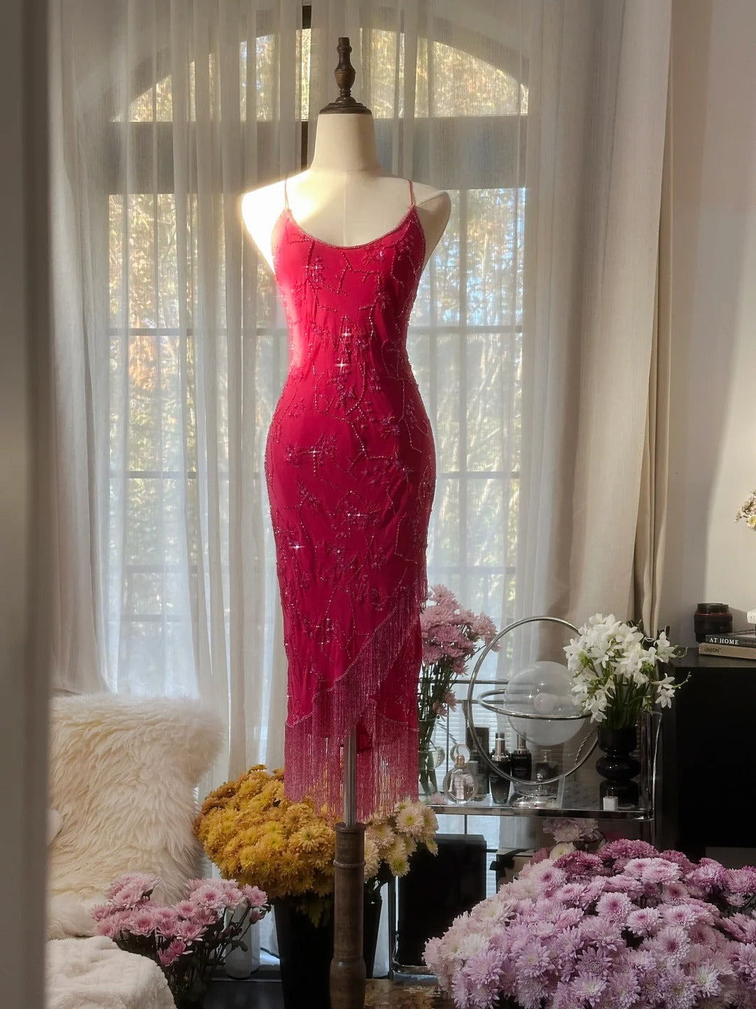 Wunderschönes Meerjungfrauen-Spaghettiträger-Kleid, Hot Pink mit Perlen, knielang, festliche Outfits, Abschlussballkleider MP1119