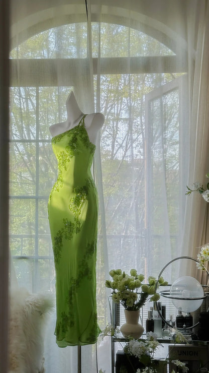 Robe de soirée longue de bal MP992 vintage sirène asymétrique verte avec perles