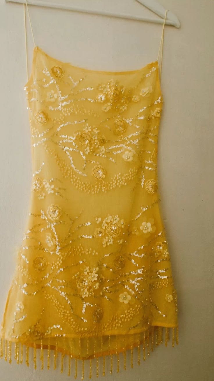 Wunderschönes Scheidenkleid mit Spaghettiträgern, gelben Pailletten, Hoco Kleid Inspo, Homecoming, Klassische Süße Party Outfits MP410