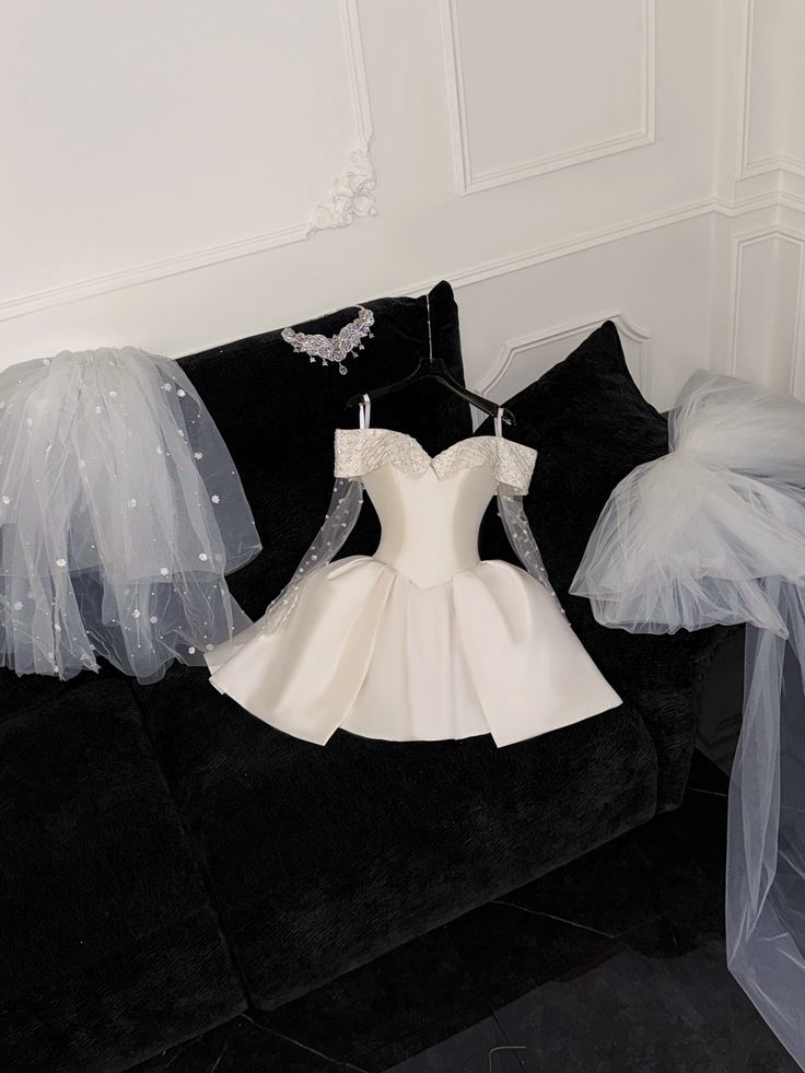 Elegantes Ballkleid schulterfrei Elfenbein-Inspiration Homecoming Kleider Hoco Kleid Abschluss Outfits MP1280