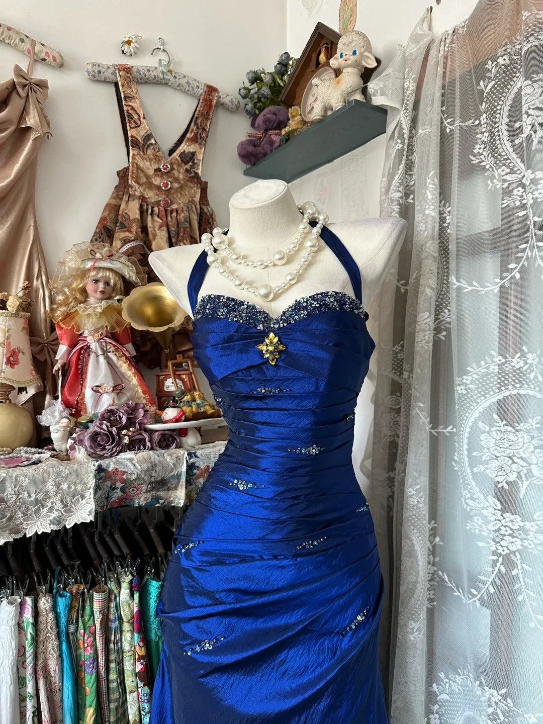 Schlichte lange Ballkleider Meerjungfrau Royalblau Satin Neckholder Abendkleid Abschlussballkleider MP293