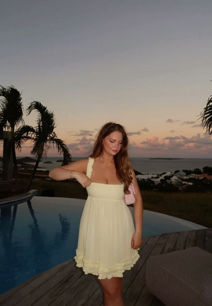 Schönes gelbes Chiffon-Mini-Heimkehrkleid in A-Linie mit eckigem Ausschnitt für den Hoco-Abend zum 18. Geburtstag MP1290