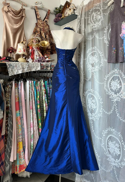 Schlichte lange Ballkleider Meerjungfrau Royalblau Satin Neckholder Abendkleid Abschlussballkleider MP293