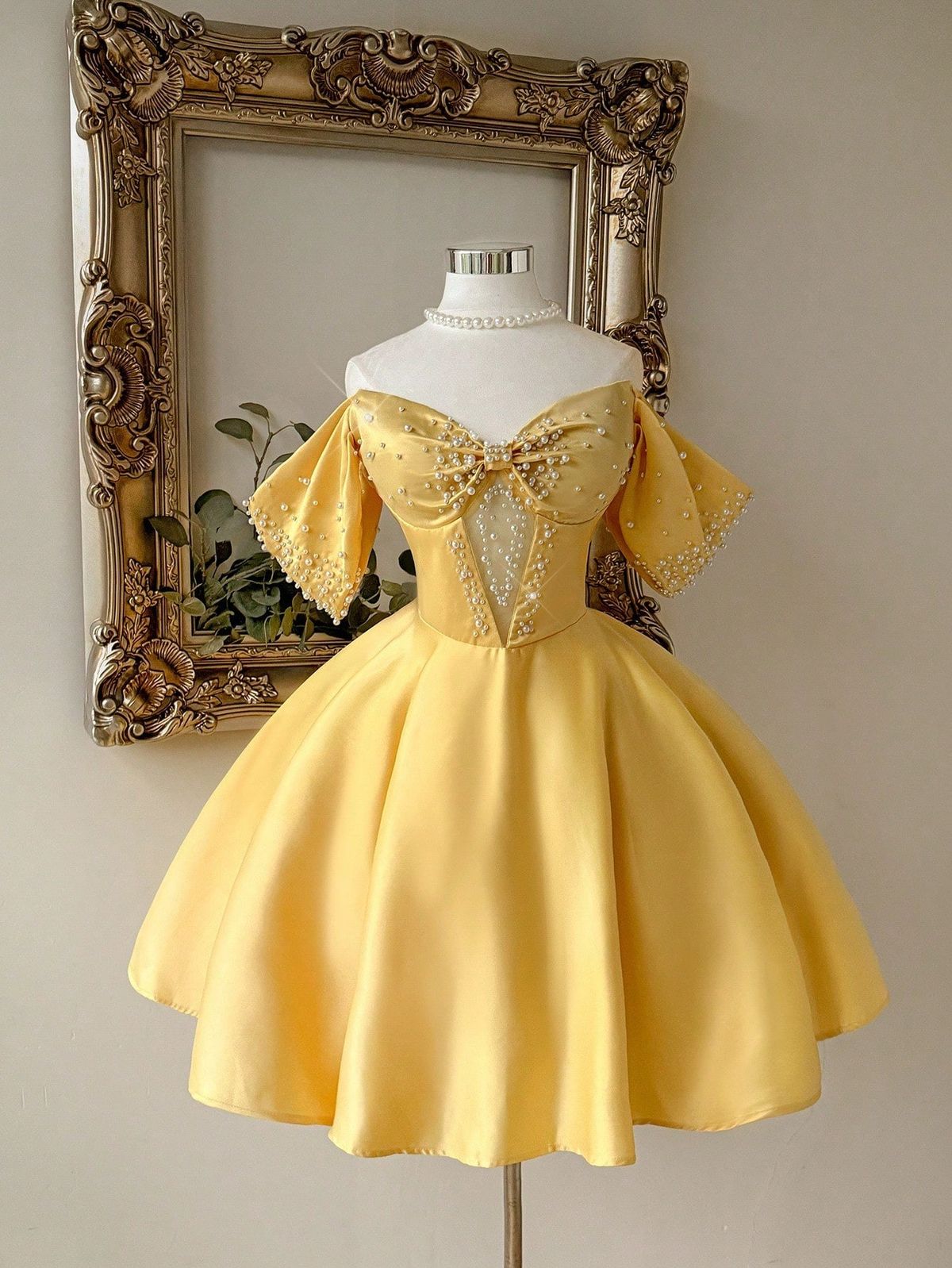 Elegant Ball Gown Yellow Satin With Sleeves Short Knee Length 16th Birthday Outfits Homecoming Dress MP797