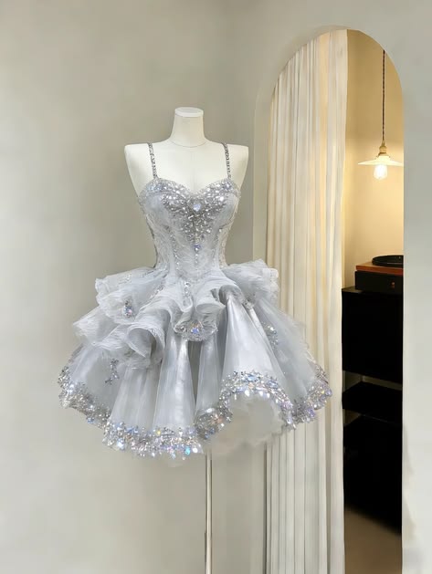 Prinzessin Ballkleid Spaghettiträger Silbergrau Abschluss Kurz Heimkehrkleid 15. Geburtstag Outfits MP815