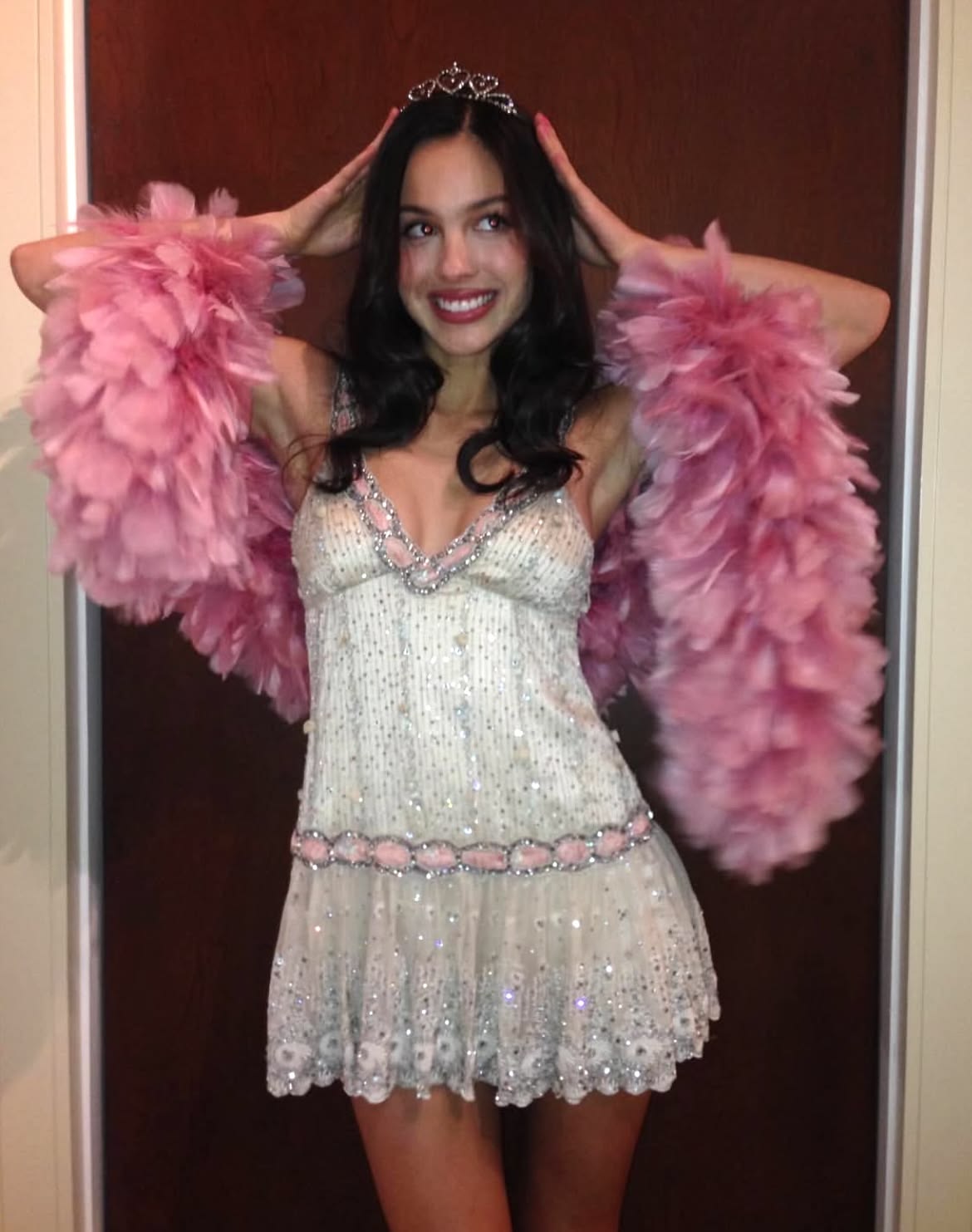 Belle robe de soirée de bal trapèze col en V Inspo Robes de cocktail d'anniversaire à paillettes argentées élégantes MP418