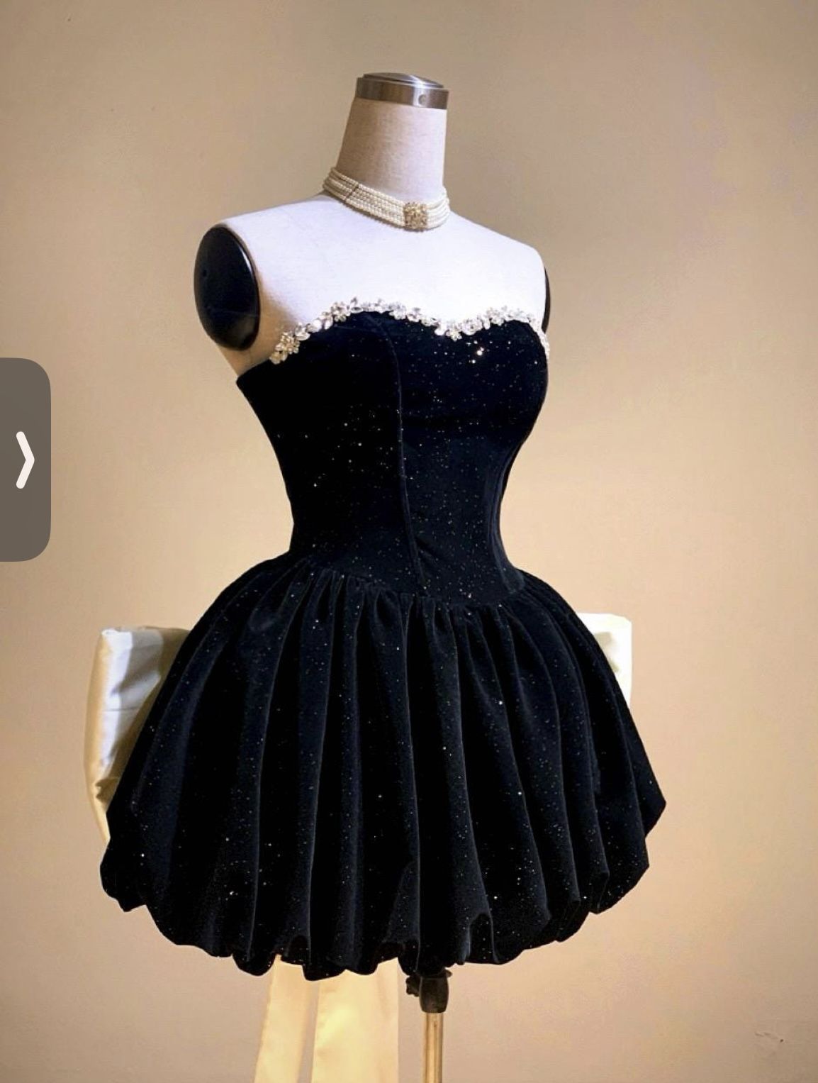 Neues Ballkleid, Neckholder, Schwarz Samt, Kurzes Mini-Heimkehrer-Kleid Inspo, Hoco Geburtstags-Outfit-Idee MP1316