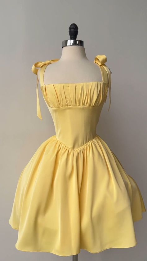 Neu eingetroffen: A-Linien-Trägerkleid mit Schleife, gelbes Tanz-Kurz-Mini-Heimkehrkleid, Inspo Hoco Outfit Idee MP1325