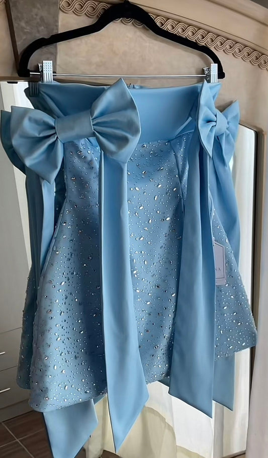 Schlichtes A-Linien-Trägerloses Blaues 16. Geburtstagskleid mit Schleife, kurzes Ballkleid MP821