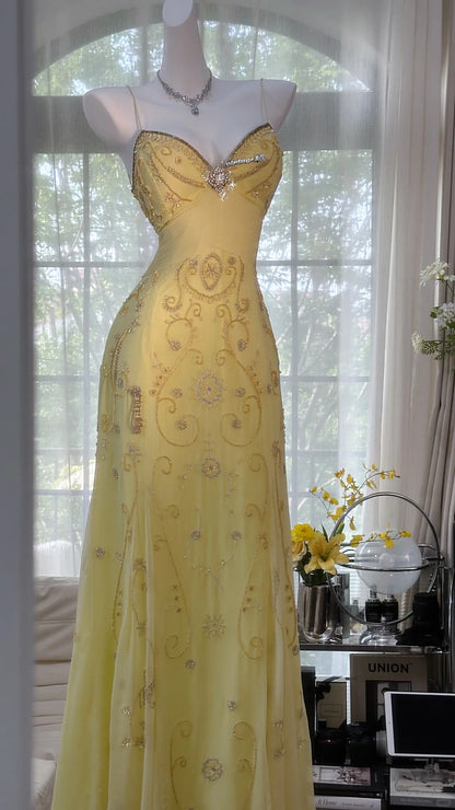 Elegantes gelbes Meerjungfrauen-Spaghettiträger-Ballkleid aus Perlenchiffon, ärmellos, bodenlang MP971