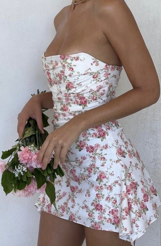 Süße Etui Bodycon Kurze Homecoming Kleider Trägerlos Blumen Satin Geburtstagsparty Kleid MP354