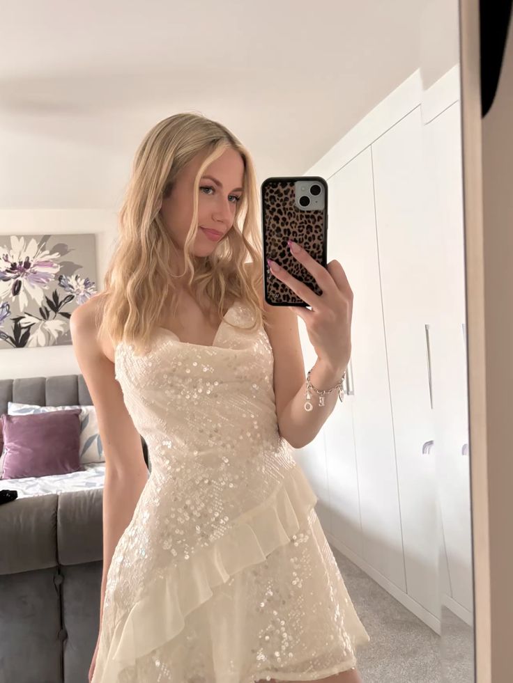 Einfaches A-Linien-kurzes Homecoming-Kleid Spaghetti-Träger Weiße Pailletten Geburtstagsfeierkleid MP329