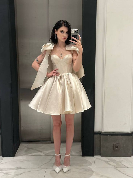 Einfaches Ballkleid Champagner mit Schleife Kurze 16. Geburtstag Outfits Heimkehrkleider MP825