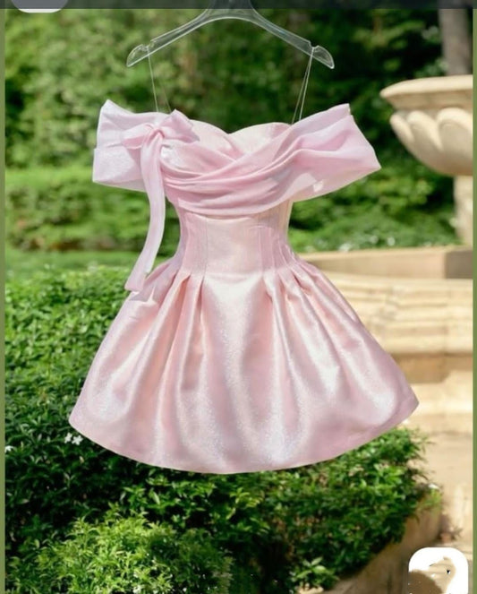 Elegantes Ballkleid schulterfrei Rosa mit Ärmeln Satin kurz Outfits zum 15. Geburtstag Homecoming-Kleid MP853